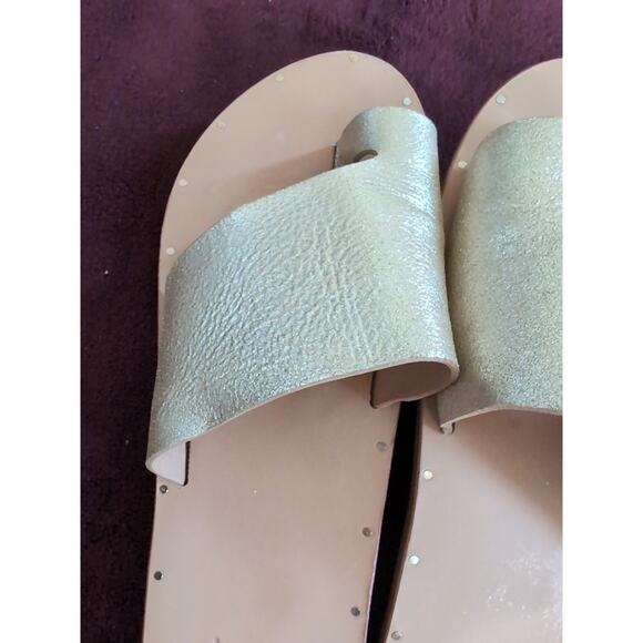Beek Leather Toe-ring Sandal Gold Women's Size 7 Rare Discontinued - Picture 5 of 16